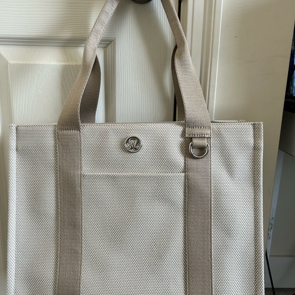 Lululemon two tone canvas tote tan ivory